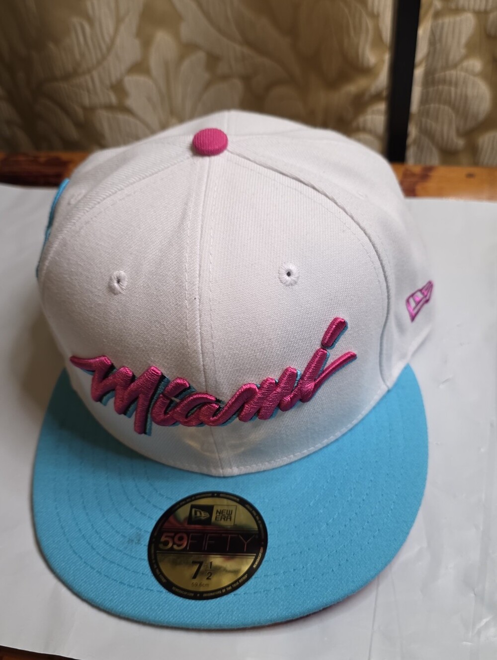 Miami Heat New Era Hat White & Blue, Pink Clean. Sz.7 1/2 #44 NBA